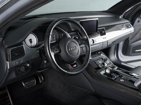 Used 2015 Audi S8 AWD/4WD image 21