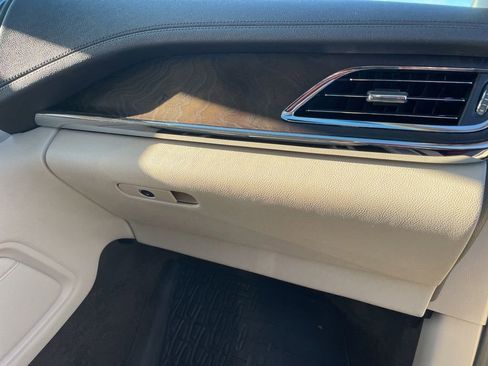 Used 2020 Lincoln Continental AWD w/ Premium Package image 37