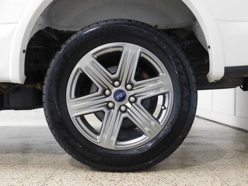 Used 2018 Ford F150 Lariat w/ Equipment Group 502A Luxury AWD/4WD image 90