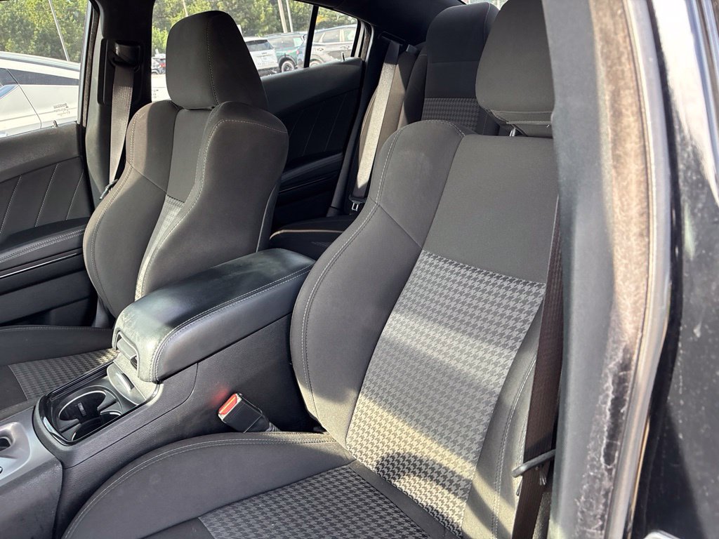 Used 2022 Dodge Charger R/T w/ Blacktop Package RWD image 31