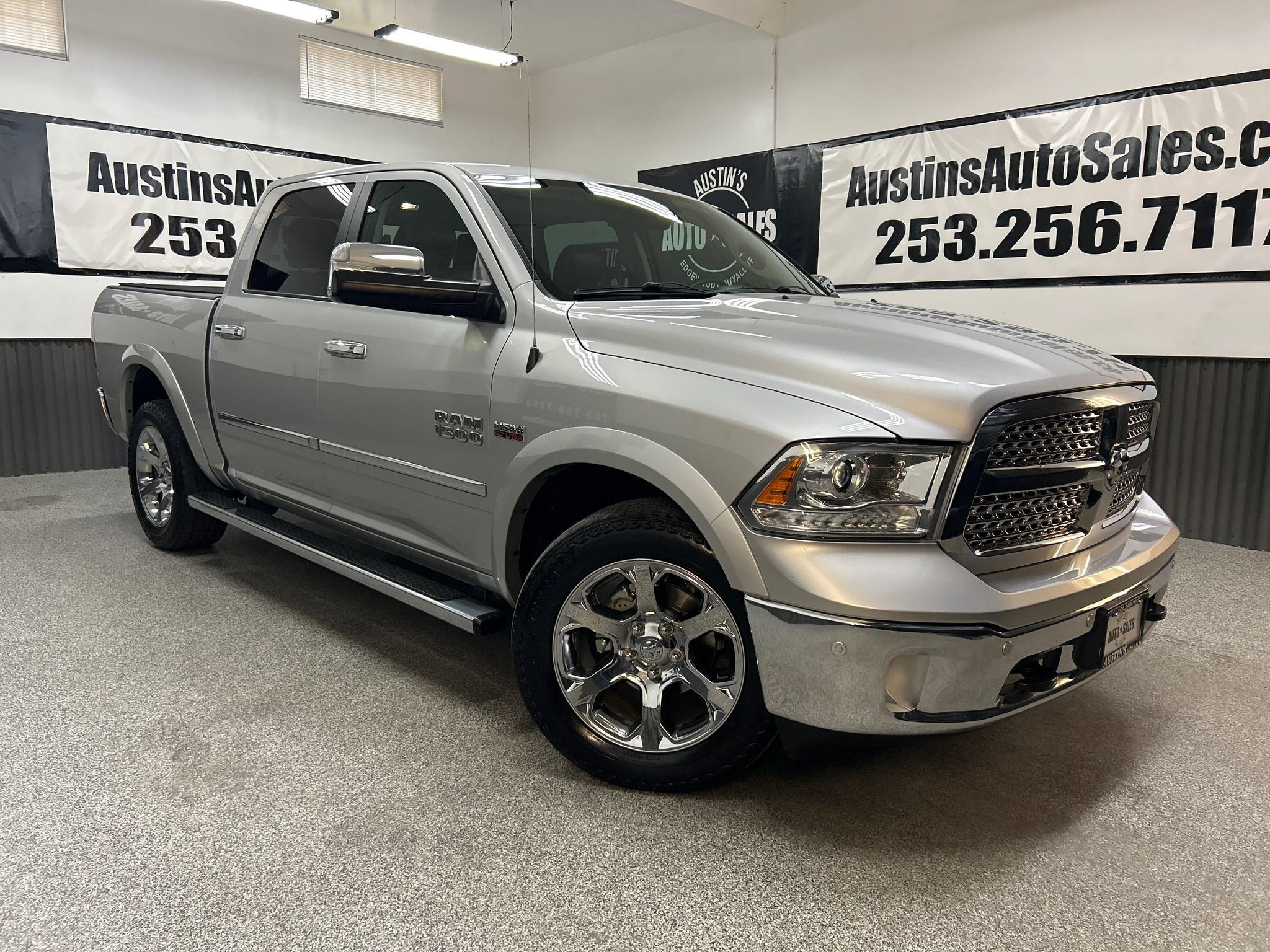 Used 2016 RAM 1500 Laramie w/ Convenience Group AWD/4WD image 1