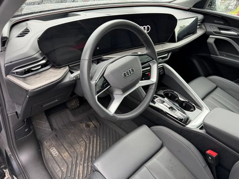 Used 2025 Audi Q5 Premium Plus w/ Premium Plus AWD/4WD image 17