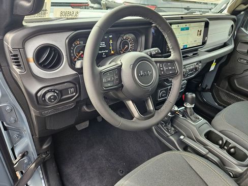 New 2025 Jeep Gladiator Sport AWD/4WD image 13