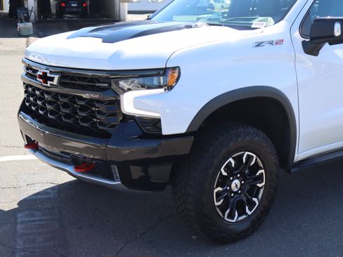 Used 2022 Chevrolet Silverado 1500 ZR2 w/ Technology Package AWD/4WD image 6