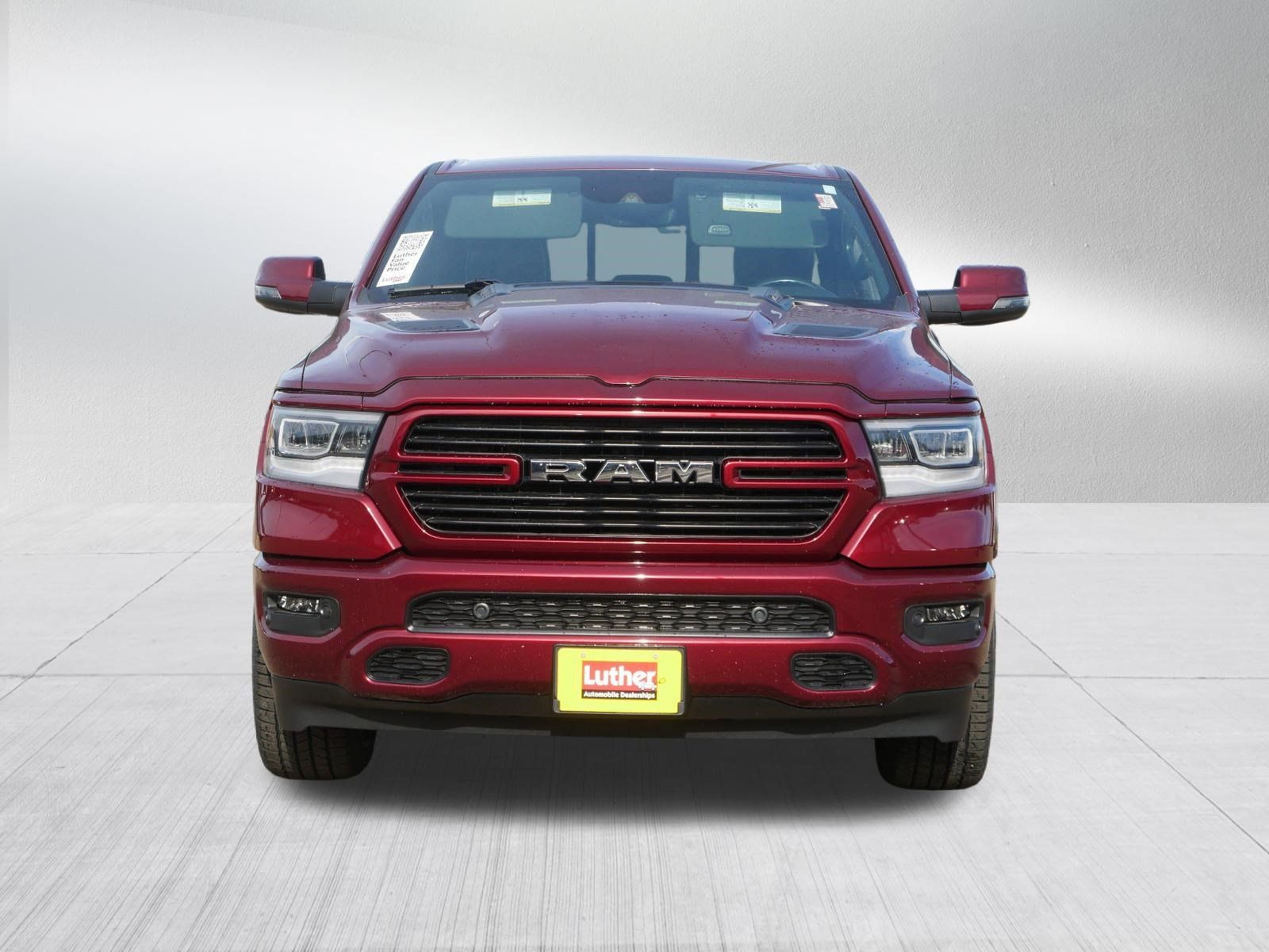 Used 2023 RAM 1500 Laramie AWD/4WD image 2