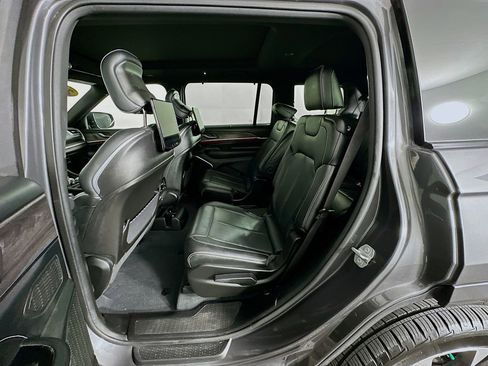 Certified 2023 Jeep Grand Cherokee L Overland w/ Luxury Tech Group IV image 34