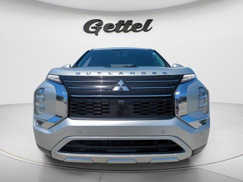 Used 2023 Mitsubishi Outlander SE FWD image 2