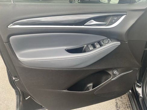 Used 2019 Buick Enclave Essence w/ LPO, Sport Appearance Package image 9