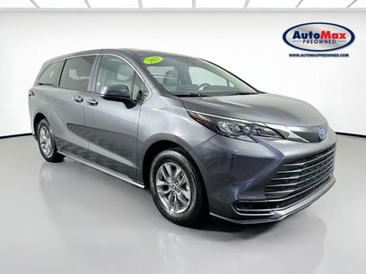 Used 2025 Toyota Sienna LE