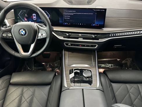 Used 2025 BMW X5 sDrive40i image 4