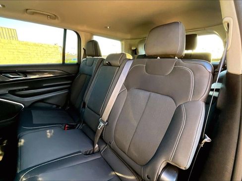 Used 2022 Jeep Grand Cherokee L Laredo w/ Luxury Tech Group I image 15