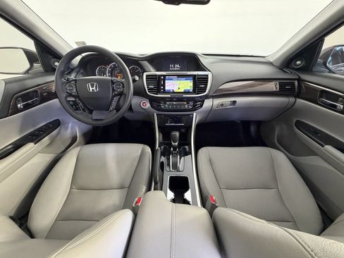 Used 2017 Honda Accord Touring image 26