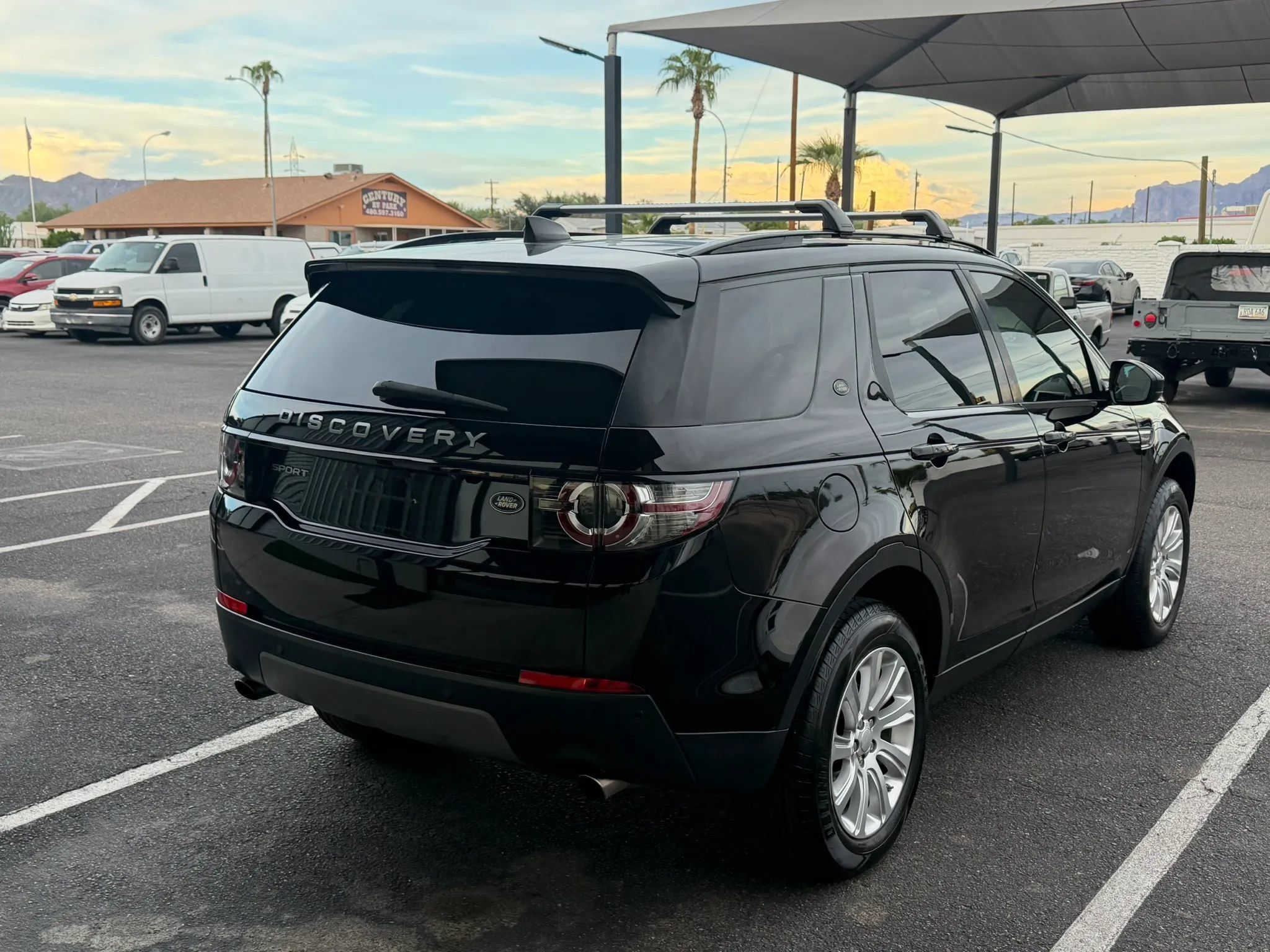 Used 2018 Land Rover Discovery Sport SE AWD/4WD image 11