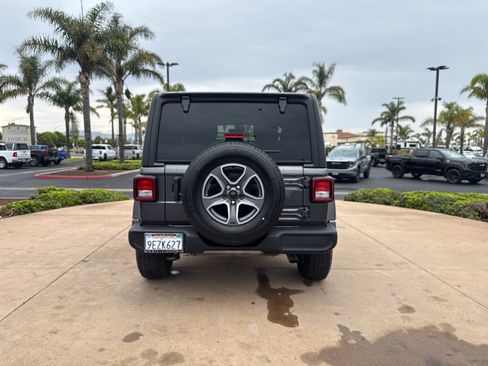 Used 2022 Jeep Wrangler Sport AWD/4WD image 6