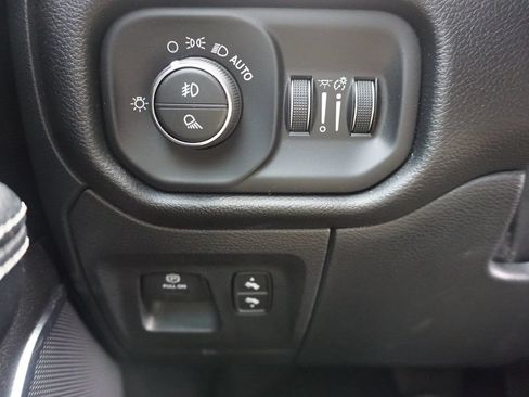 Used 2022 RAM 1500 Laramie AWD/4WD image 5