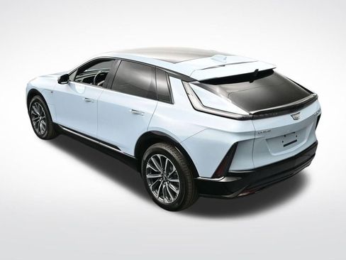 Used 2025 Cadillac Lyriq Sport AWD/4WD image 19