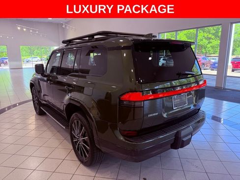 Used 2025 Lexus GX 550 w/ Accessory Package (2T) image 5