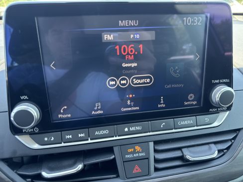 Used 2024 Nissan Altima 2.5 SV FWD image 27