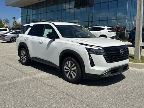 New 2026 Nissan Pathfinder SL FWD image 5