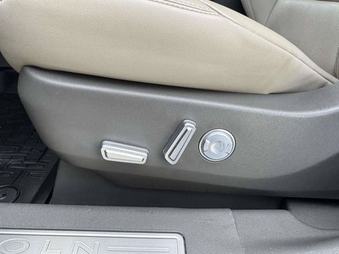 Used 2024 Lincoln Nautilus Premier AWD/4WD image 21