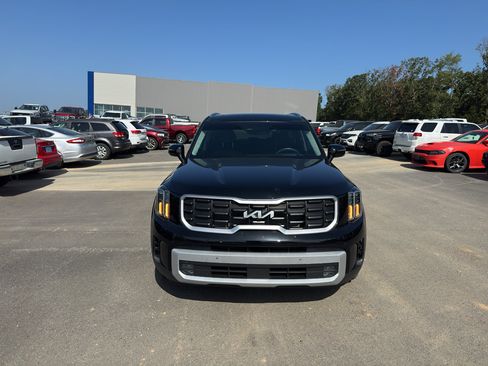 Used 2024 Kia Telluride SX Prestige AWD/4WD image 2