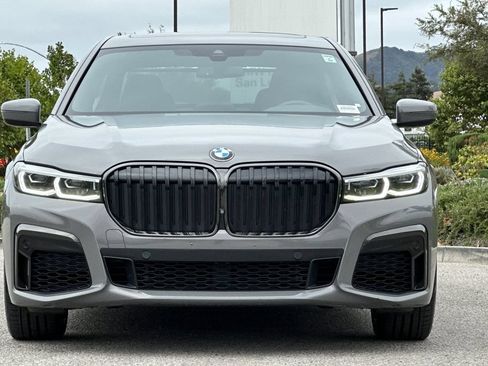 Used 2022 BMW 740i w/ M Sport Package RWD image 8