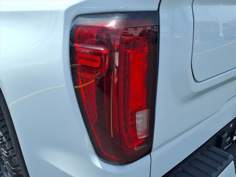 Used 2024 GMC Sierra 1500 AT4 w/ Technology Package AWD/4WD image 16