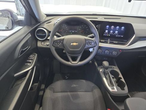 New 2026 Chevrolet Trax LS w/ LS Convenience Package FWD image 7