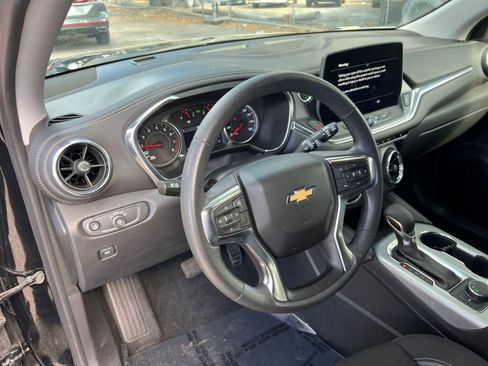 Used 2025 Chevrolet Blazer LT image 31