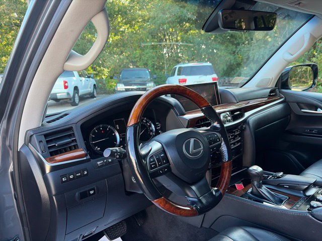 Used 2017 Lexus LX 570 4WD w/ Luxury Package image 17