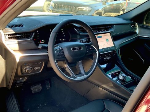 Used 2024 Jeep Grand Cherokee Limited 4xe w/ Luxury Tech Group II image 16