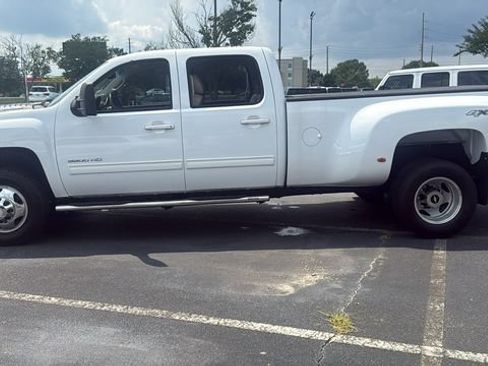 Used 2013 Chevrolet Silverado 3500 LTZ w/ LTZ Plus Package AWD/4WD image 4