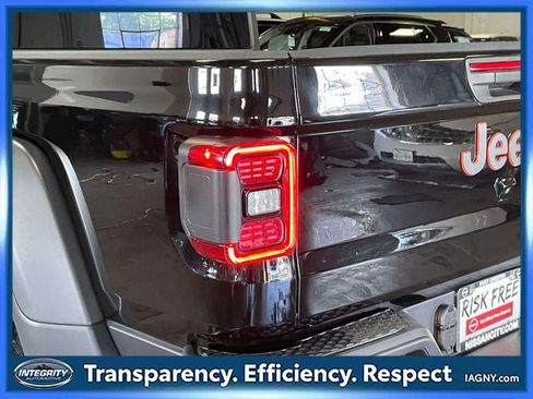 Used 2026 Jeep Gladiator Mojave AWD/4WD image 11