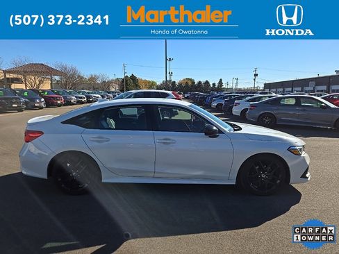 Used 2023 Honda Civic Sport image 6