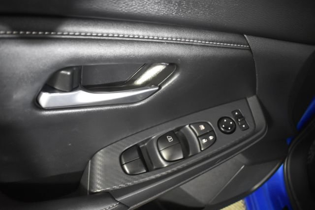 Used 2025 Nissan Sentra SV FWD image 8