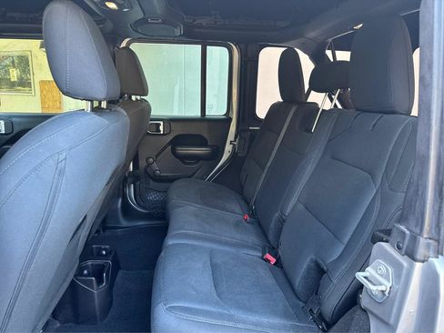 Used 2018 Jeep Wrangler Unlimited Sport AWD/4WD image 10