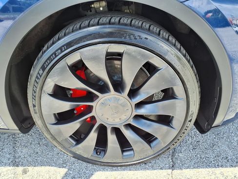 Used 2022 Tesla Model Y Performance AWD/4WD image 9