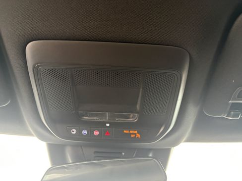 Used 2025 Chevrolet Equinox EV RS FWD image 20