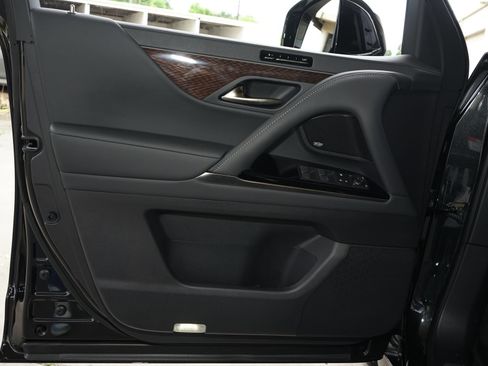 Used 2026 Lexus LX 700h Ultra Luxury AWD/4WD image 32