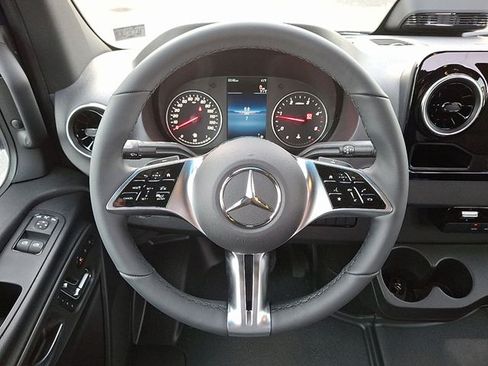Used 2026 Mercedes-Benz Sprinter 2500 image 17