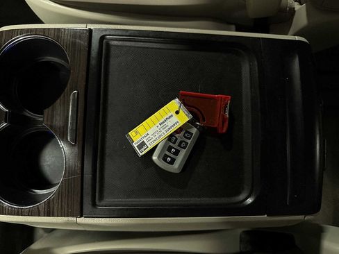 Used 2018 Toyota Sienna XLE w/ XLE Navigation Package image 34