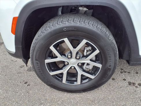 Used 2023 Jeep Grand Cherokee L Limited image 18