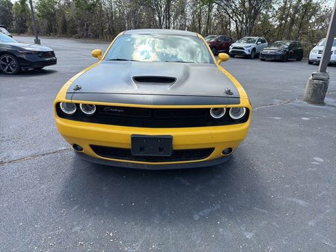 Used 2017 Dodge Challenger R/T w/ Quick Order Package 22P T/A image 2