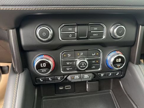 Used 2021 GMC Yukon AT4 w/ AT4 Premium Plus Package AWD/4WD image 19
