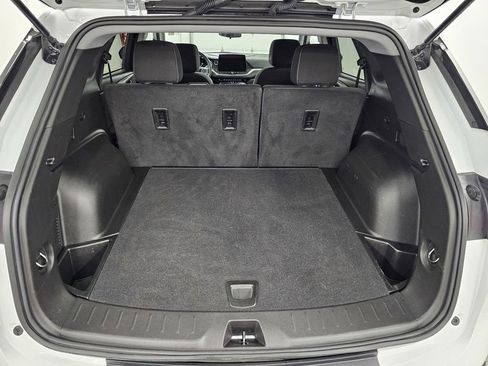 Used 2025 Chevrolet Blazer LT FWD image 23