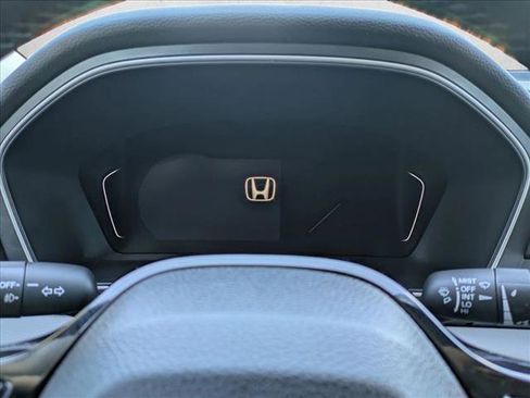 Used 2025 Honda Pilot Touring image 12