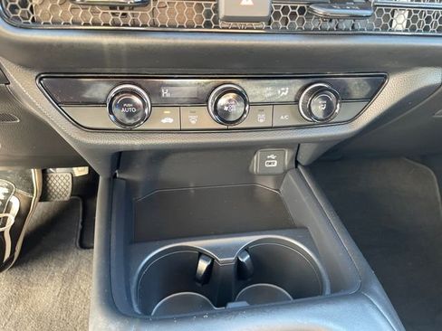 Used 2024 Honda HR-V LX image 32