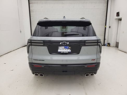New 2026 Chevrolet Traverse RS w/ LPO, Floor Liner Package FWD image 23
