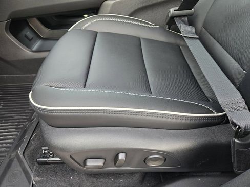 New 2026 GMC Acadia Denali w/ Super Cruise Package image 17