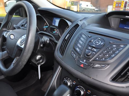 Used 2015 Ford Escape S FWD image 26